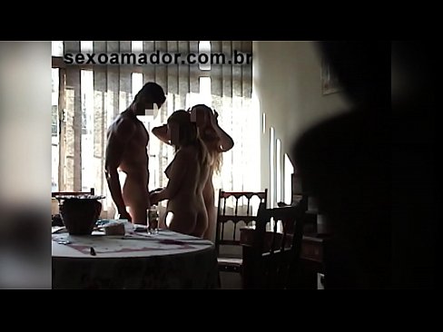 ❤️ Seks dostları nəhəng kişini və onunla birlikdə bir üçlüyü dəvət edirlər ️❌ Porno az.ladyxxxporno.ru ❌️